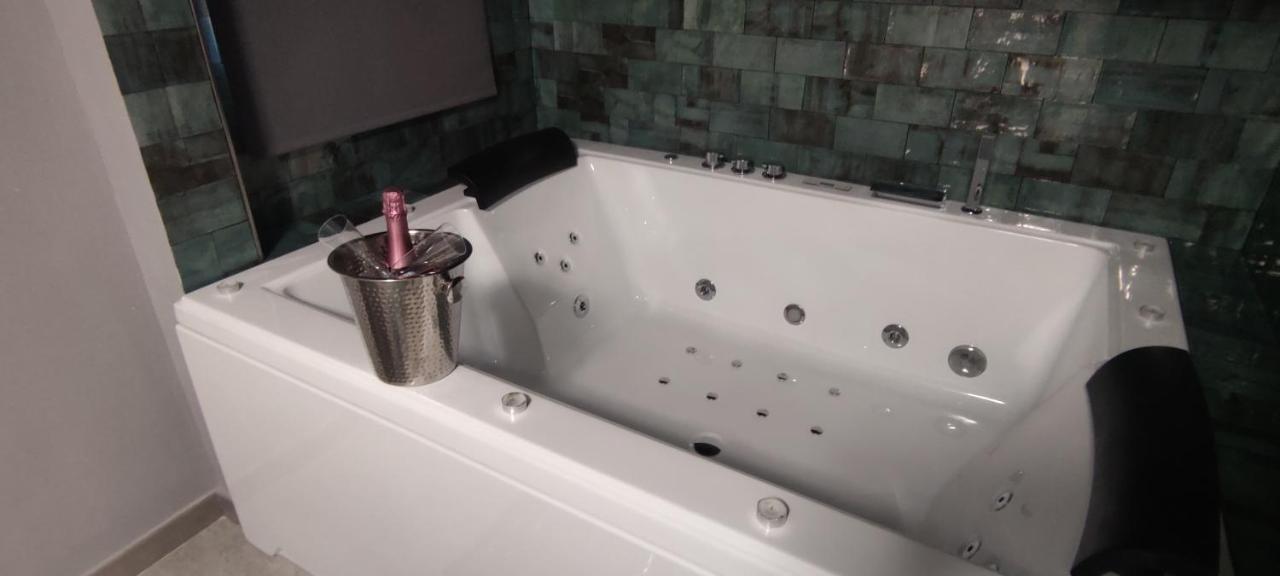 Latorre Jacuzzi Jerez Apartment Jerez de la Frontera Exterior foto