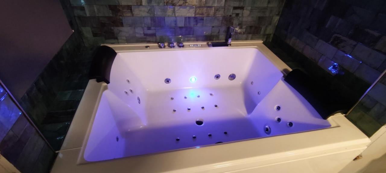 Latorre Jacuzzi Jerez Apartment Jerez de la Frontera Exterior foto